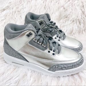 NIKE Air Jordan 3 Retro Premium HC
Chrome Silver